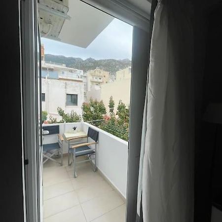 Studio In The Center, 2 Mins From The Beach Лоутраки Экстерьер фото