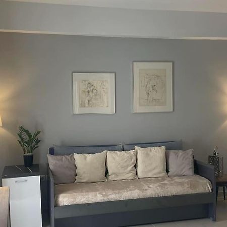 Studio In The Center, 2 Mins From The Beach Лоутраки Экстерьер фото