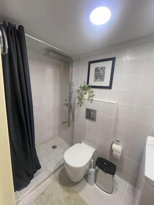 Studio In The Center, 2 Mins From The Beach Лоутраки Экстерьер фото